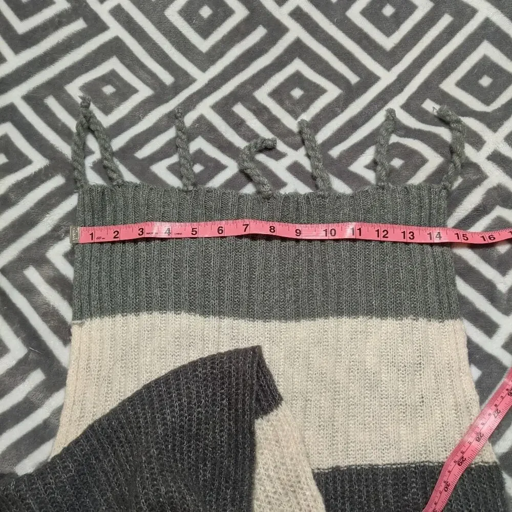 NWT Sonoma The Super Cozy Oblong Grey Combo Scarf